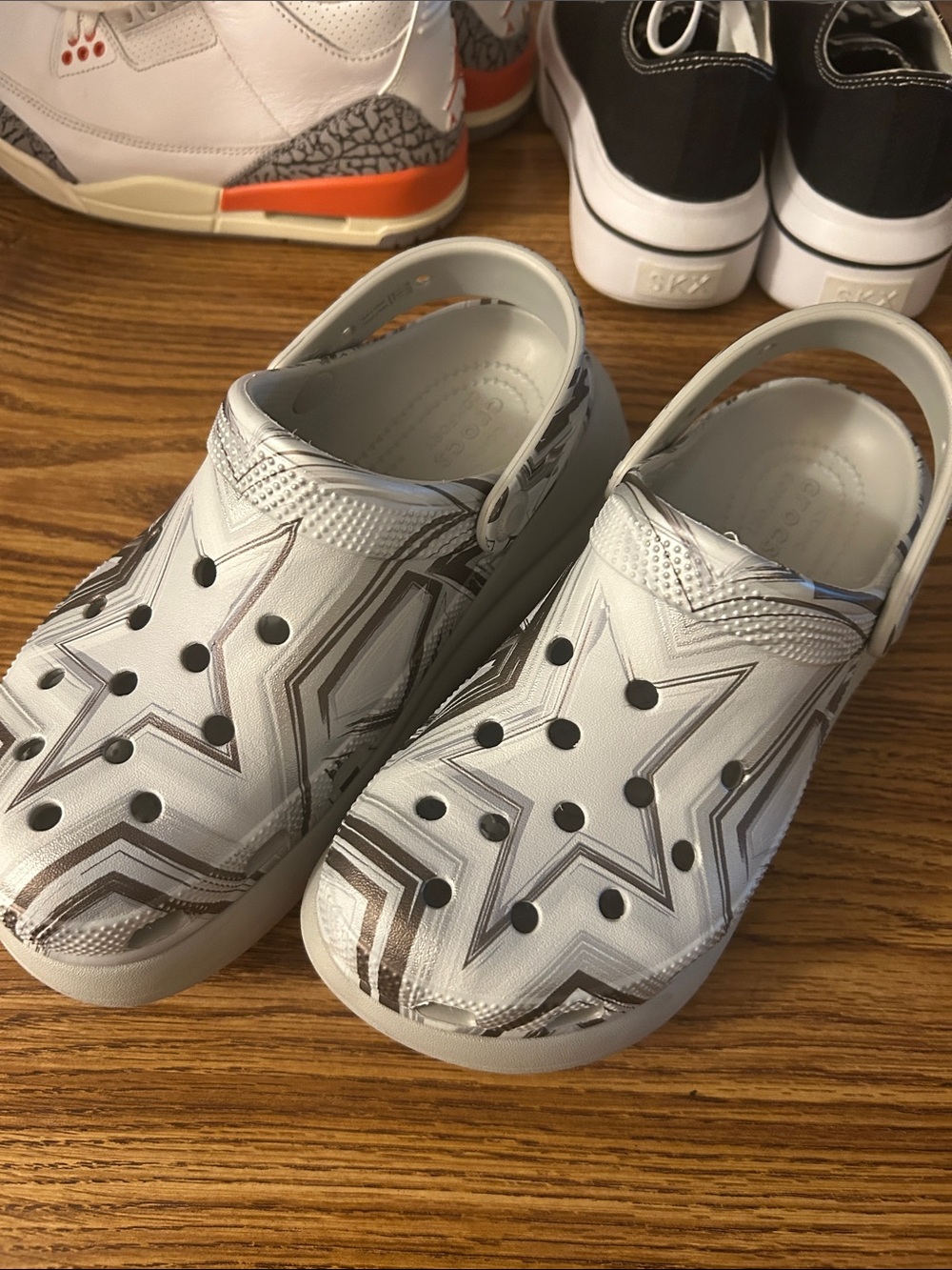 Women’s Star-Pattern Platform Croc - White/Grey